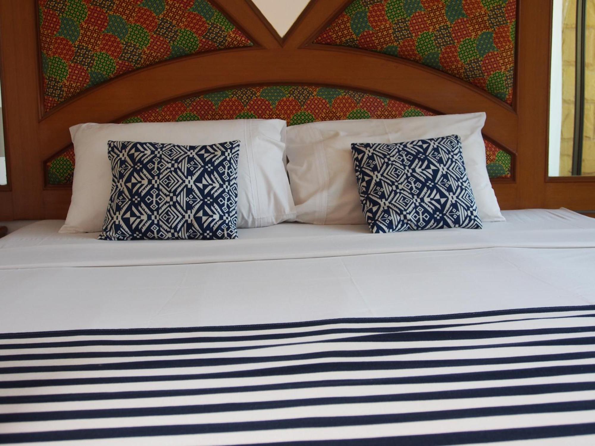 Waree'S Guesthouse Pantai Kata Bagian luar foto