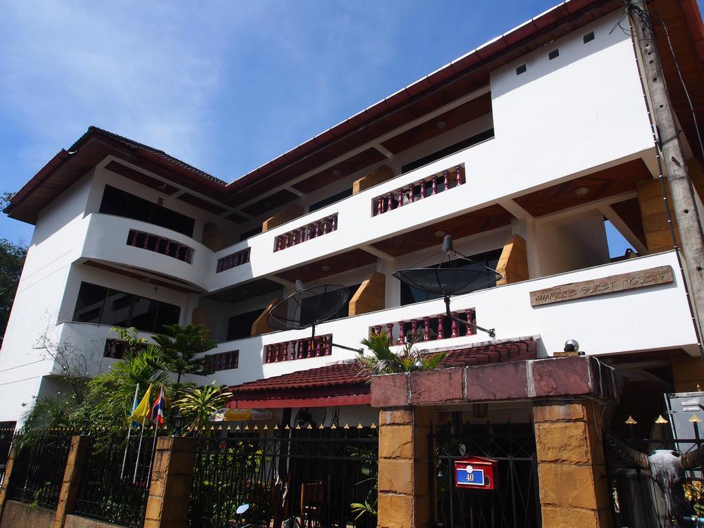 Waree'S Guesthouse Pantai Kata Bagian luar foto